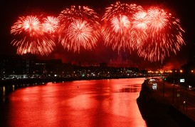 Fireworks in Moscow marking the 75th anniversary of Victory in World War II
