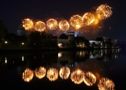 Fireworks in Moscow marking the 75th anniversary of Victory in World War II