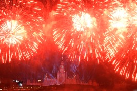 Fireworks in Moscow marking the 75th anniversary of Victory in World War II