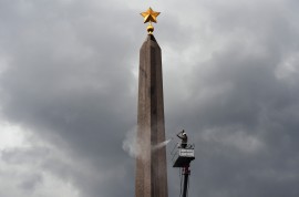 Routine maintenance of Leningrad Hero City Obelisk