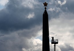 Routine maintenance of Leningrad Hero City Obelisk